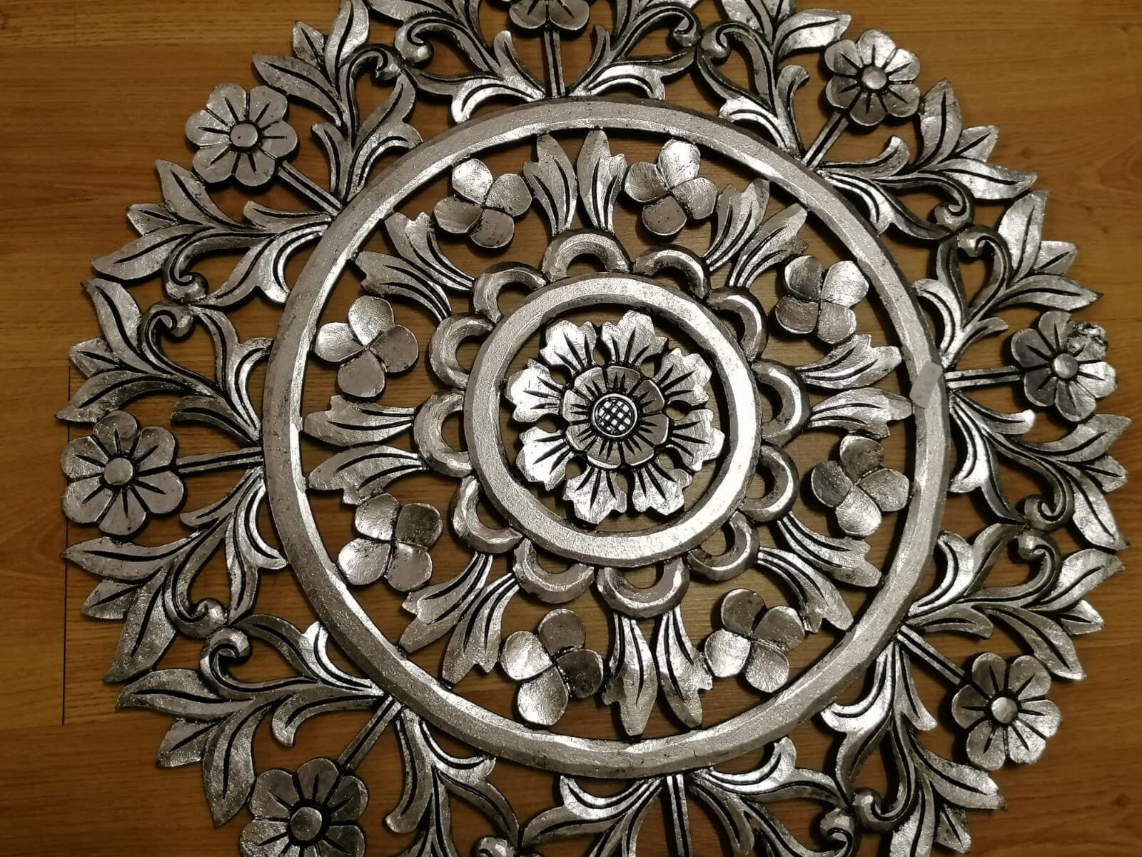 Pannello floreale in legno mdf traforato a mano cm 60x60 argento anticato quadro dipinto silver - 5