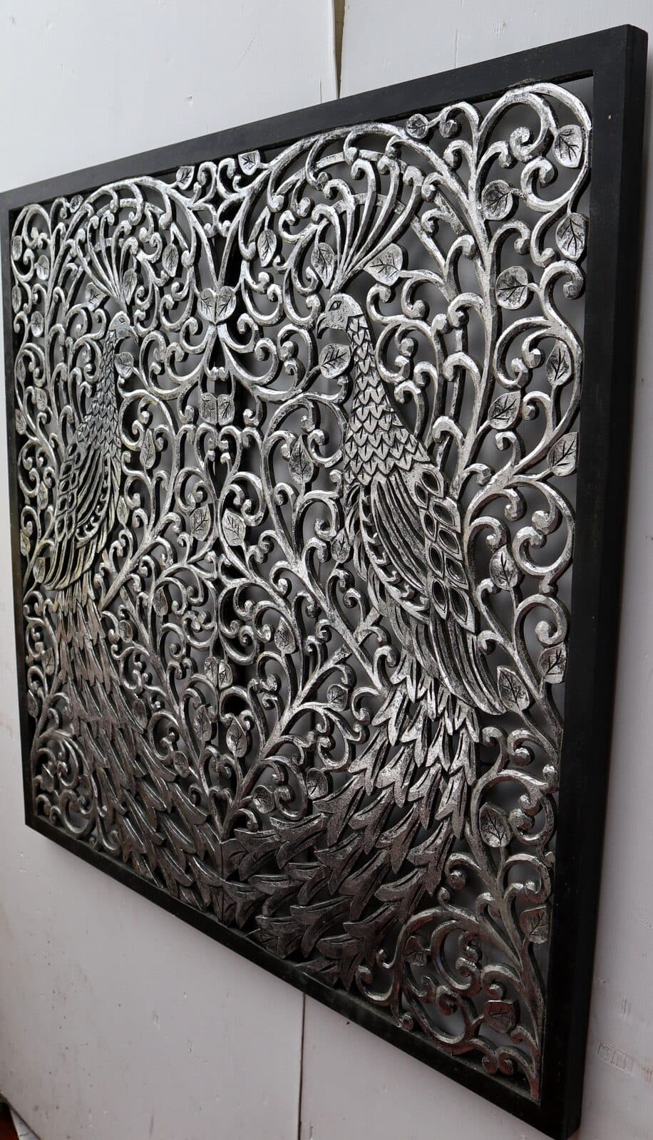 Pannello floreale con pavoni fenice in legno mdf traforato a mano cm 100x100 argento anticato quadro dipinto silver - 3