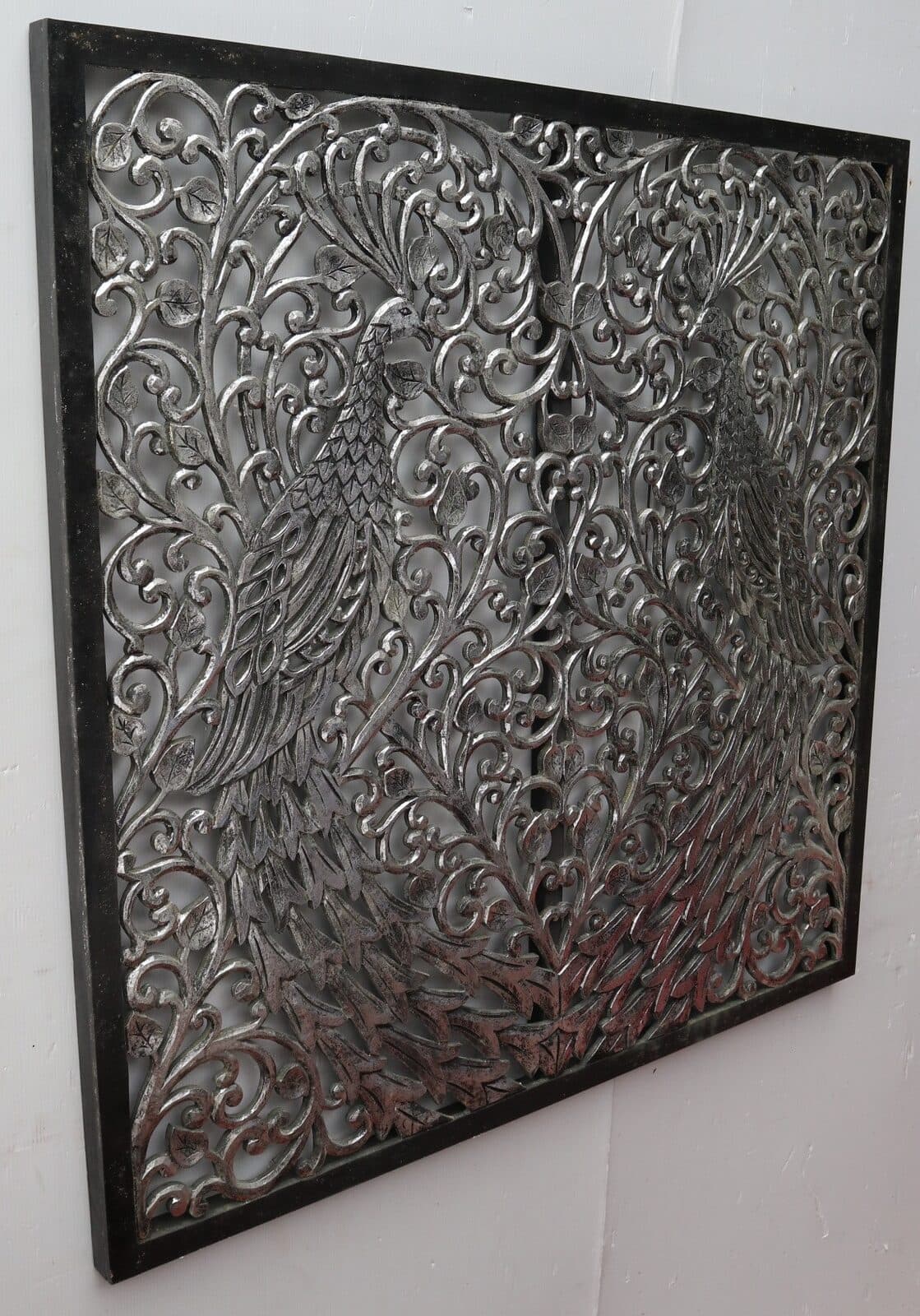 Pannello floreale con pavoni fenice in legno mdf traforato a mano cm 100x100 argento anticato quadro dipinto silver - 4