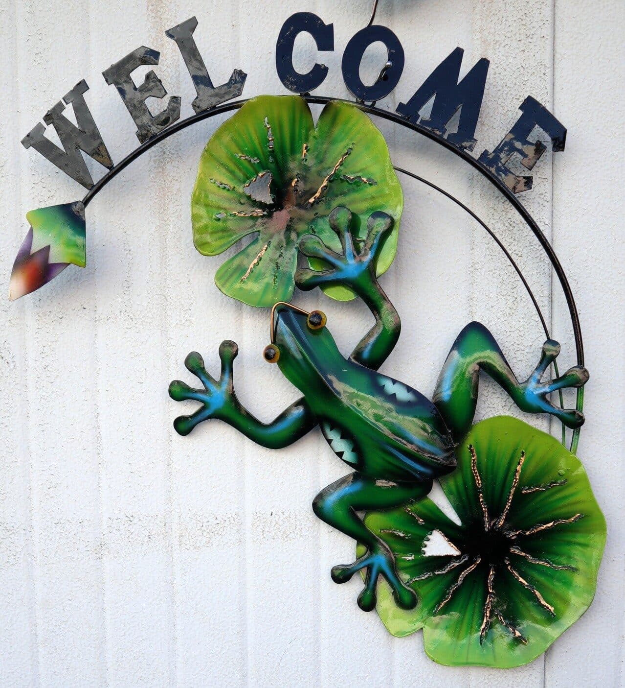 Pannello  welcome con una rana in metallo creata e colorata mano cm 58x38 dipinte realizzate artigianalmente - 2