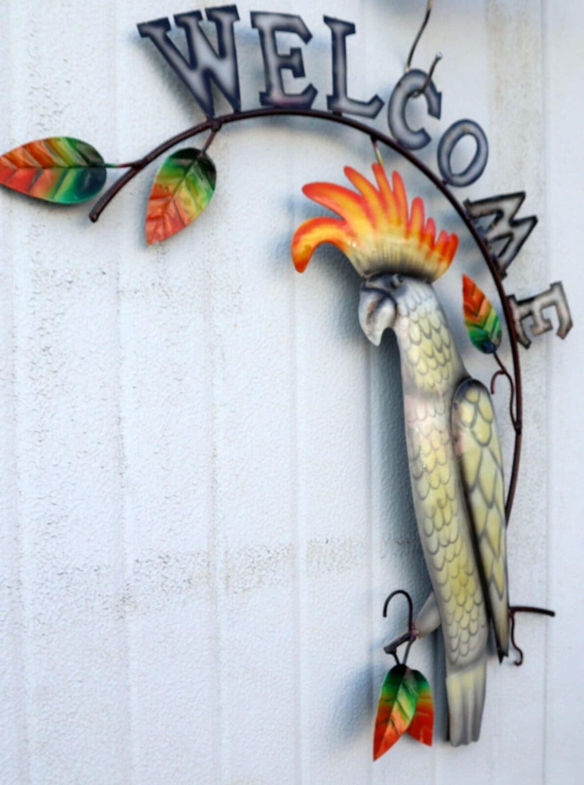Pannello  welcome con un pappagallo Calopsitta  in metallo creata e colorata mano cm 54x45 dipinte realizzate artigianalmente - 6