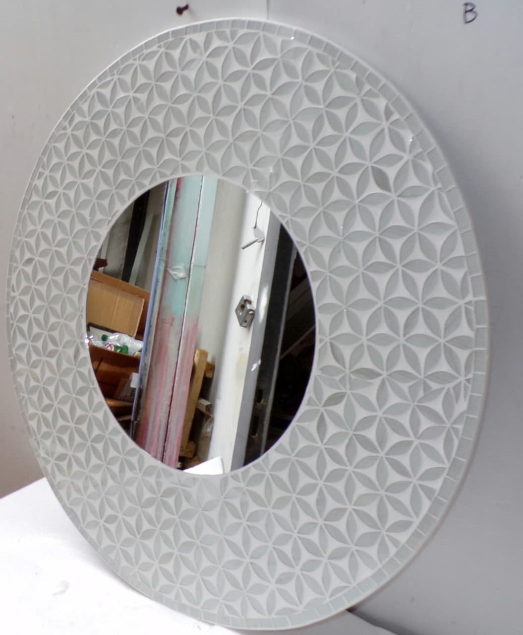 Specchio  in legno mosaico di vetro  cm 80x80 grigio argento floreale - 3