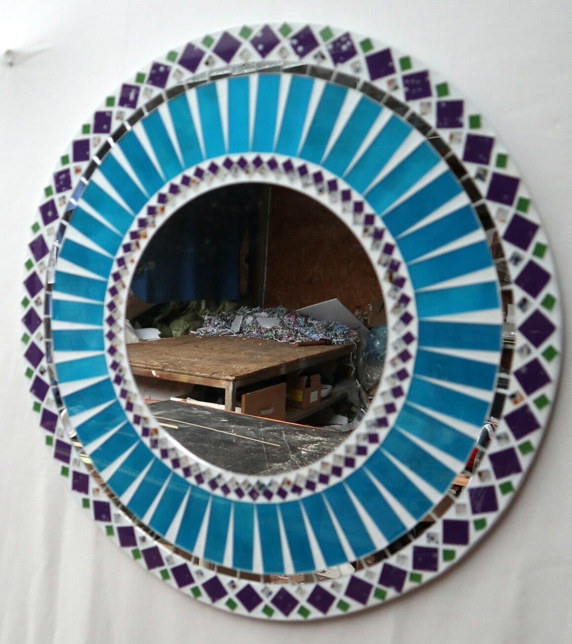 Specchio  in legno e mosaico di vetro  cm 50  celeste e bianco e viola - 3