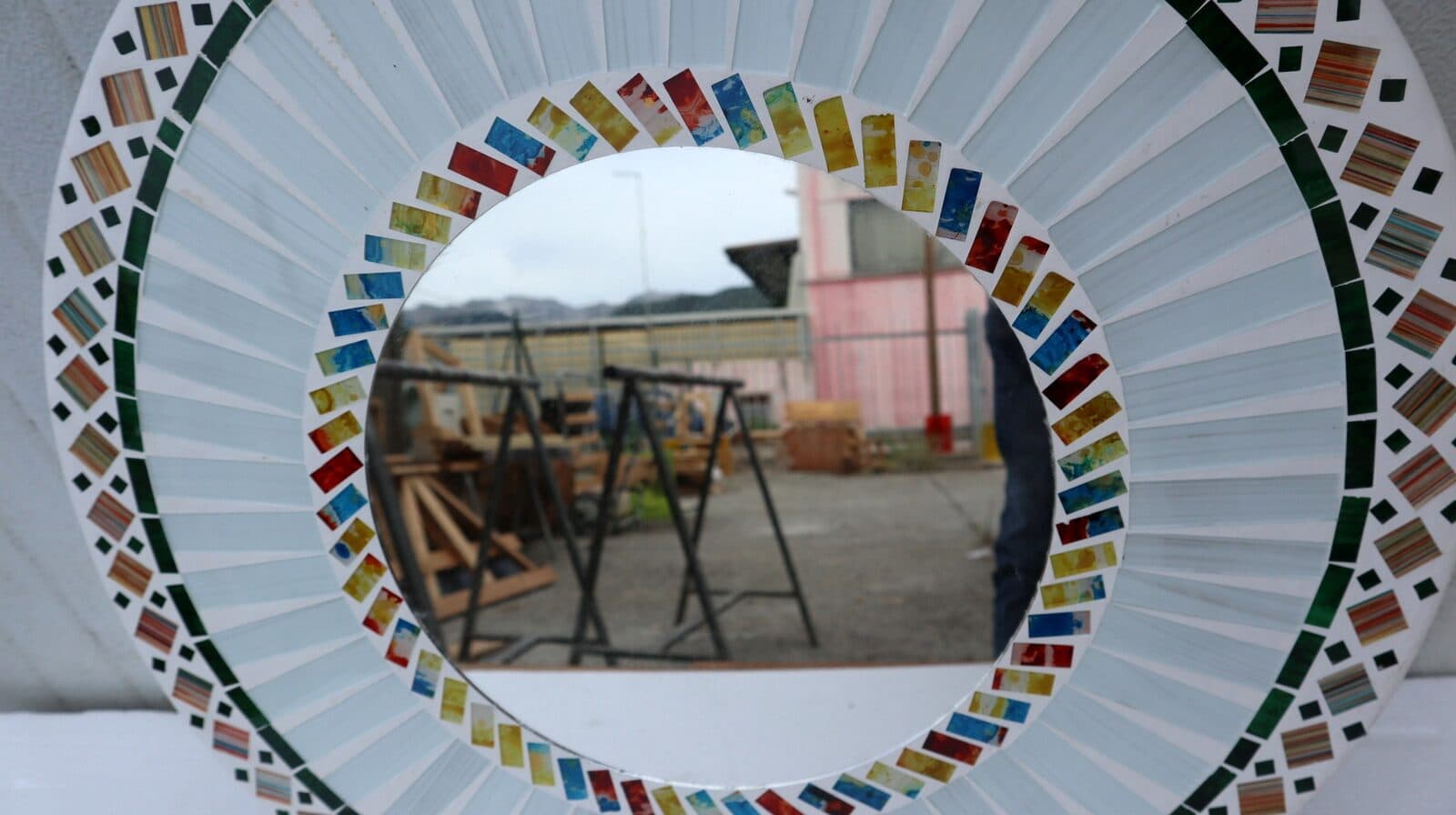 Specchio  in legno e mosaico di vetro  cm 50  blu celeste turchese - 5