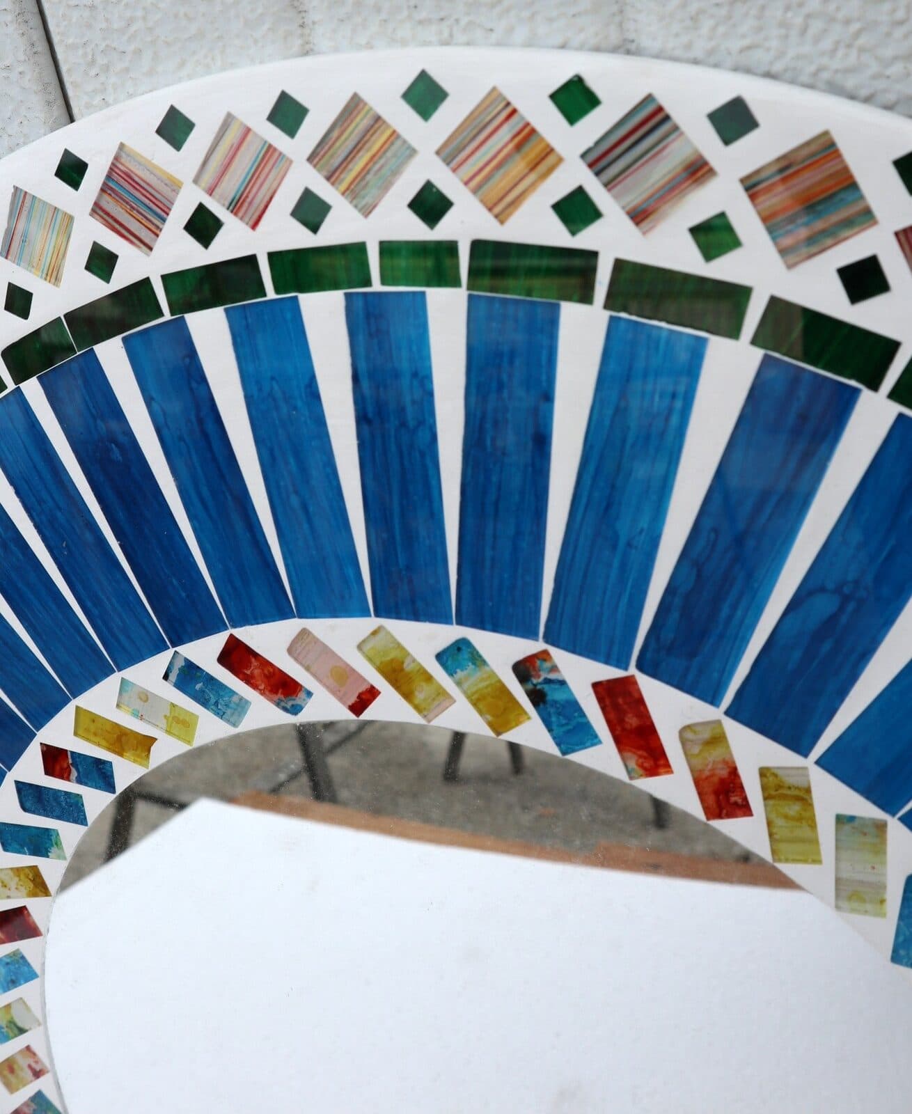 Specchio  in legno e mosaico di vetro  cm 50  celeste e bianco e blu - 5