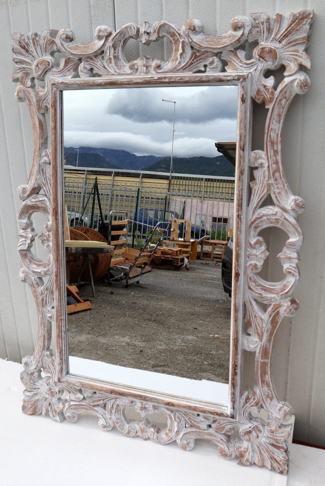 Specchio barocco in legno intarsiato cm 100x70  bianco decapato anticato mod. Hollywood - 7