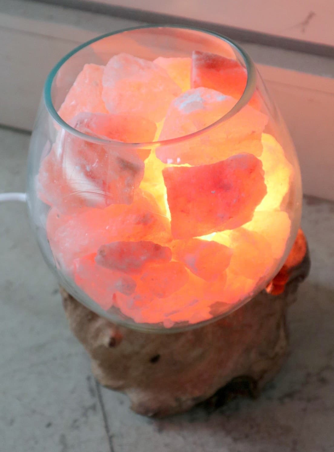 Lampada di Sale Rosa Himalayano in Vetro Soffiato su Radice – UNICA© Voganto | Design Naturale - 3