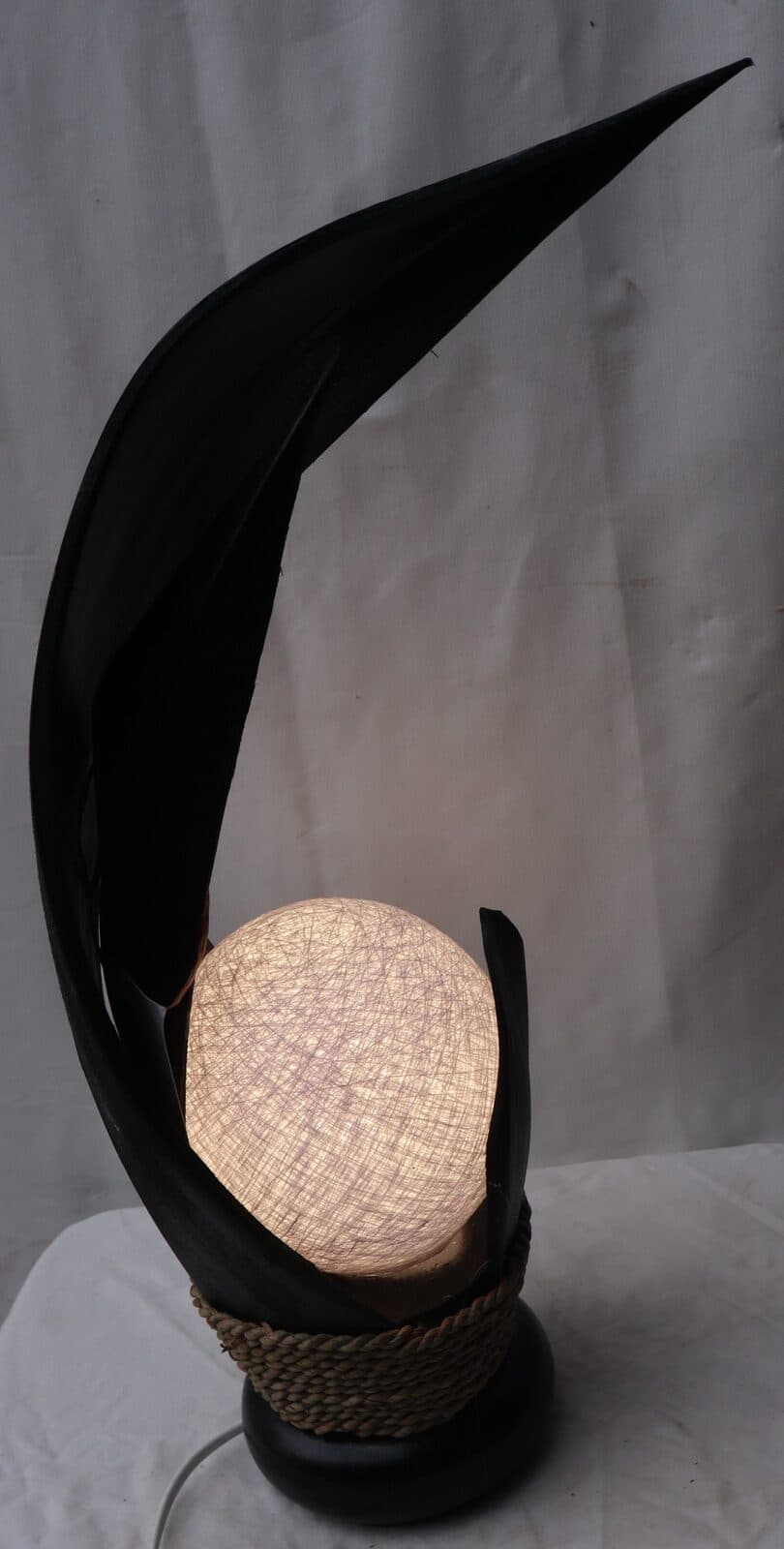 Lampada abatjour in foglie di cocco nere palla di cotone a sfera bianca cm 13x13x52h - 4