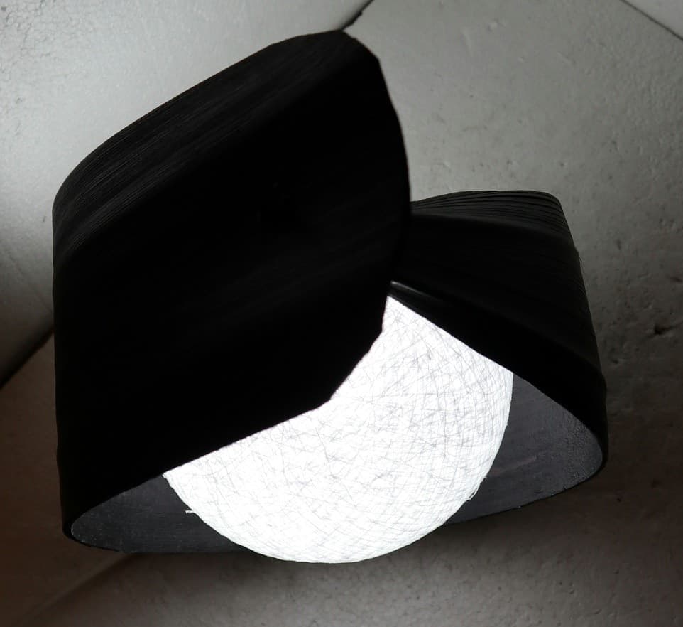 Lampada abatjour in foglia di cocco chiusa nera palla di cotone a sfera bianca cm 25x13x32h - 3