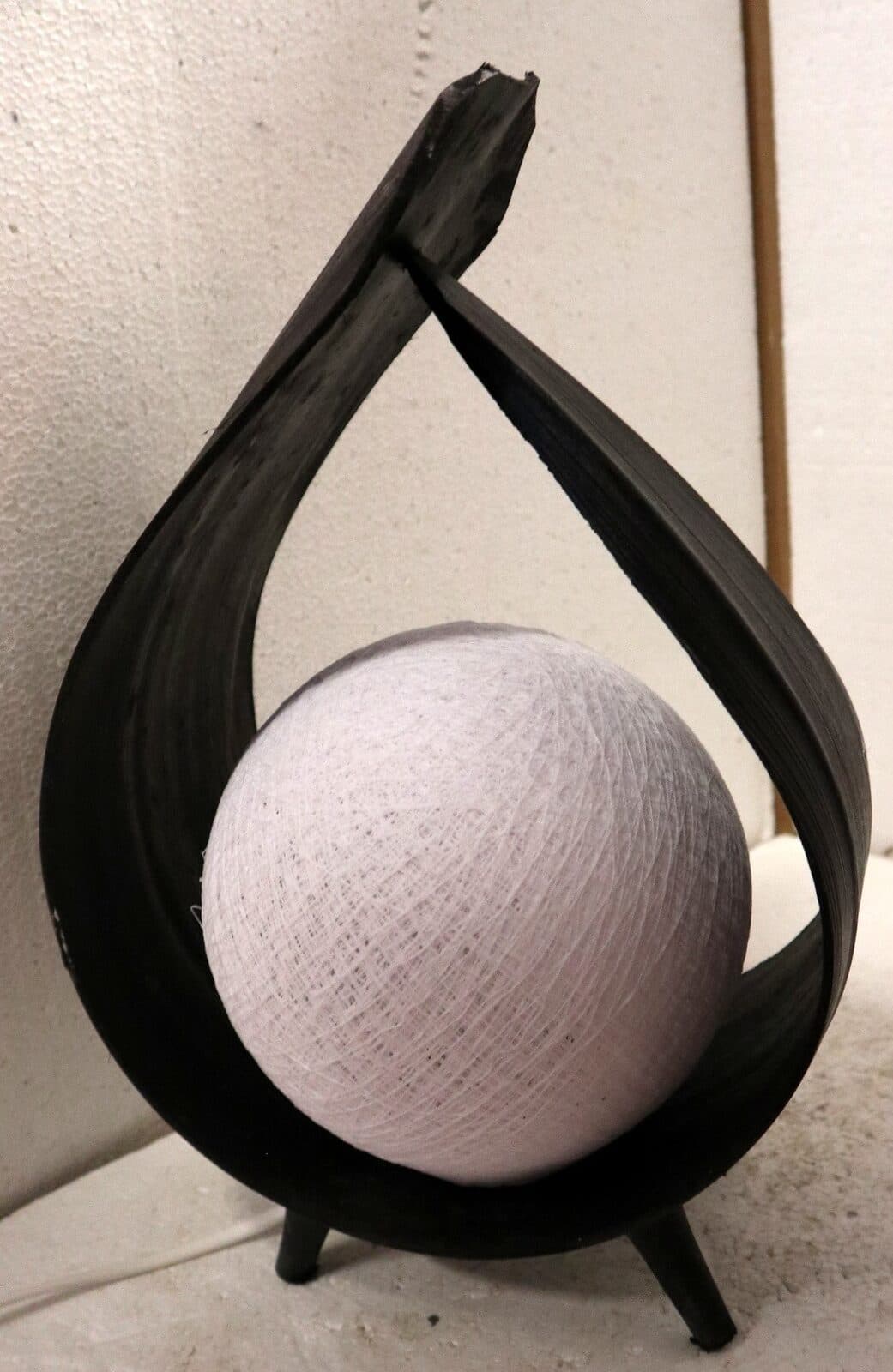 Lampada abatjour in foglia di cocco chiusa nera palla di cotone a sfera bianca cm 25x13x32h - 5