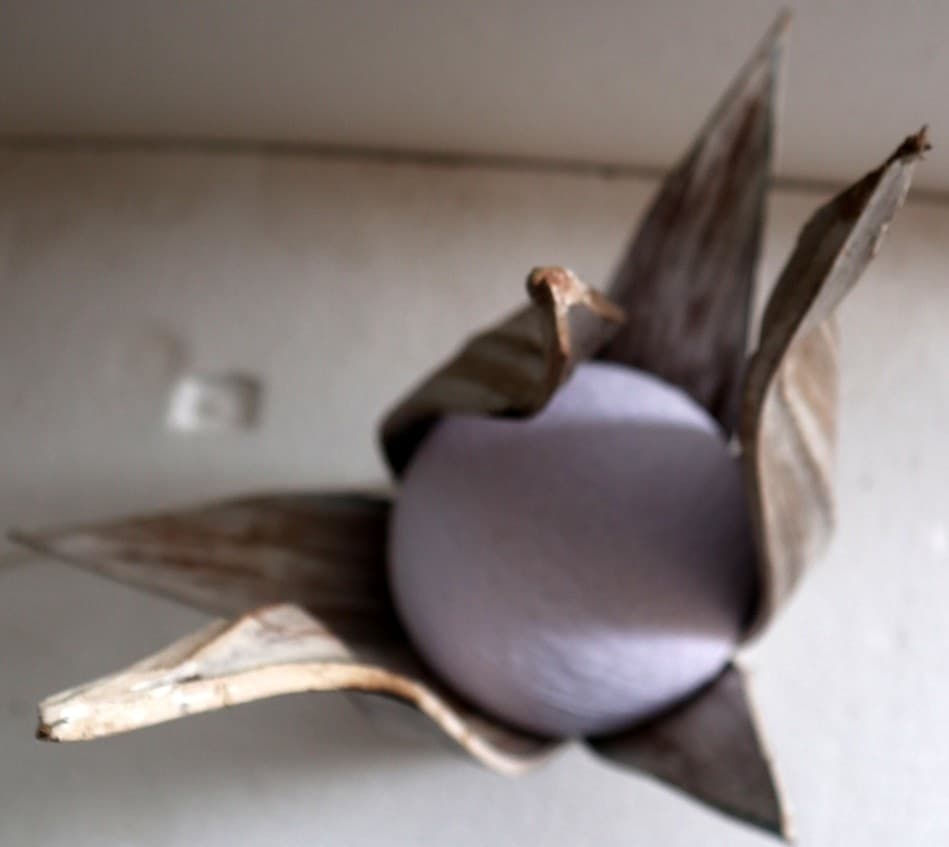 Lampada abatjour in cocco con sfera di cotone bianca cm 25x25x50h - 7