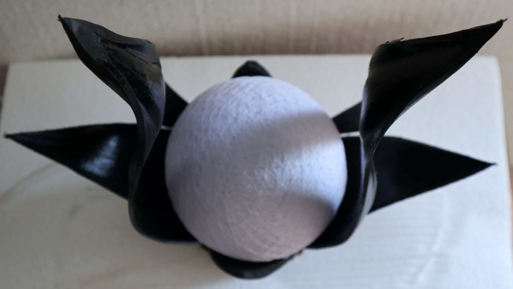 Lampada abatjour in cocco di color nero con sfera di cotone bianca cm 10x18x40h - 3