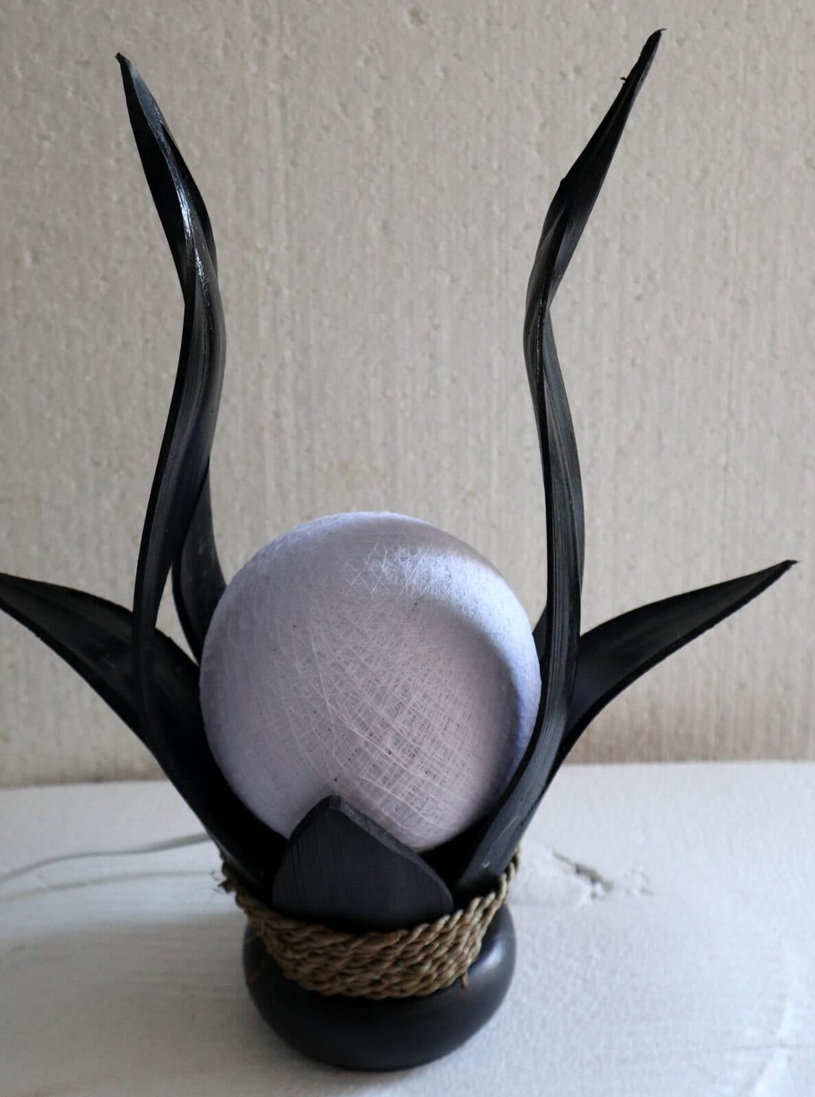 Lampada abatjour in cocco di color nero con sfera di cotone bianca cm 10x18x40h - 4