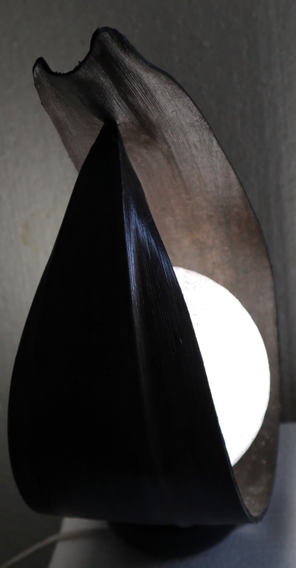 Lampada abatjour in foglia di cocco chiusa marrone  naturale palla di cotone a sfera bianca con base cm 25x13x32h - 6