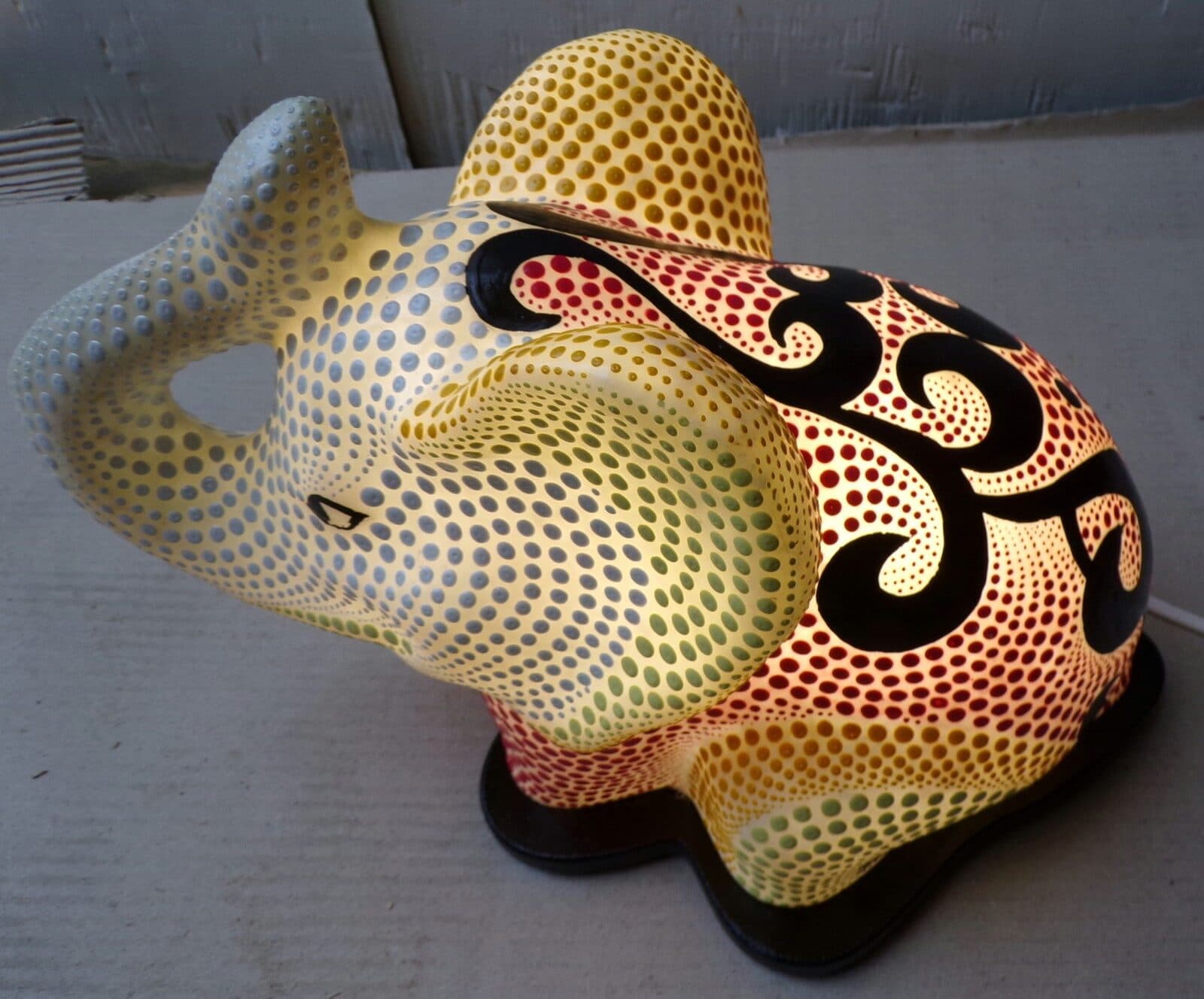 Lampada abatjour elefante cm 35 in resina dipinta tribale con tecnica aborigena maori idea regalo - 2