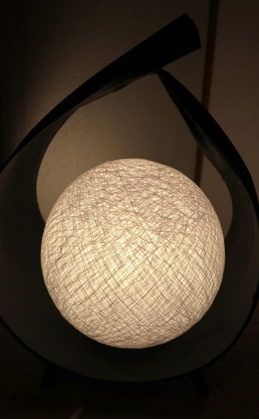 Lampada abatjour  foglia di cocco con palla di cotone bianca cm 20x14x34h - 4