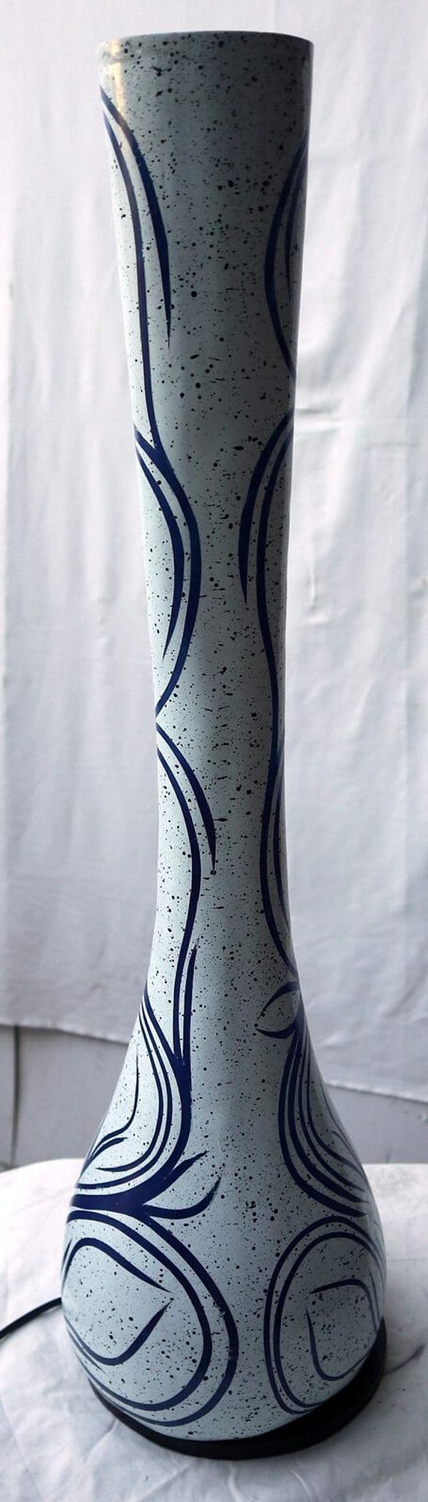 Lampada da tavolo abatjour  in resina a bottiglia dipinta a mano bianca grigia interno  blu cm 20x20x67h - 7