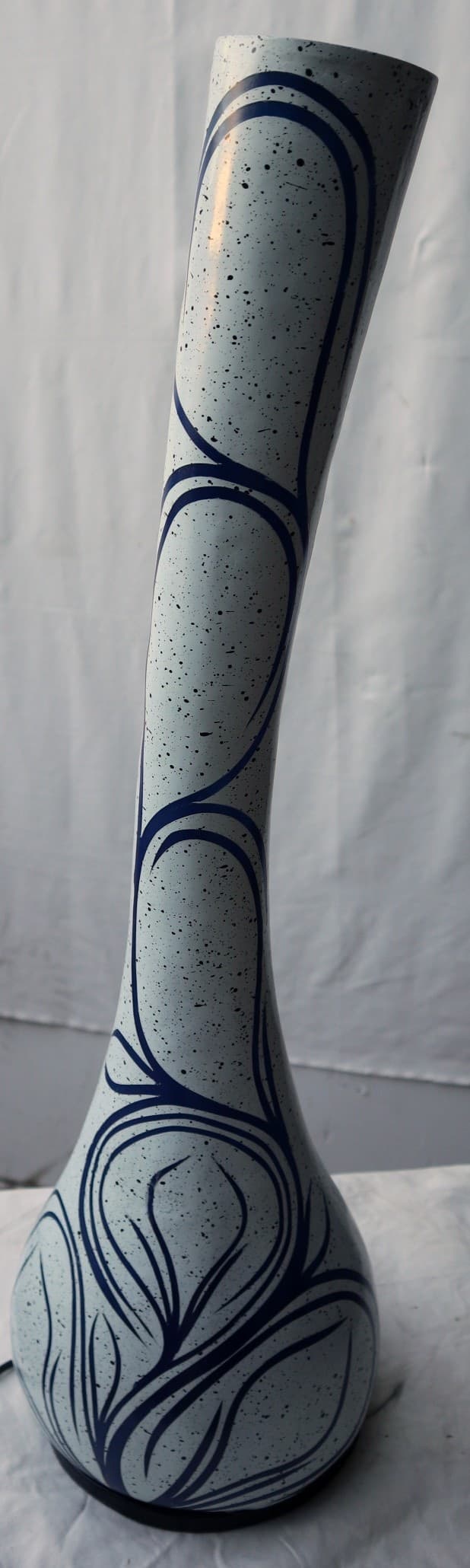 Lampada da tavolo abatjour  in resina a bottiglia dipinta a mano bianca grigia interno  blu cm 20x20x67h - 8