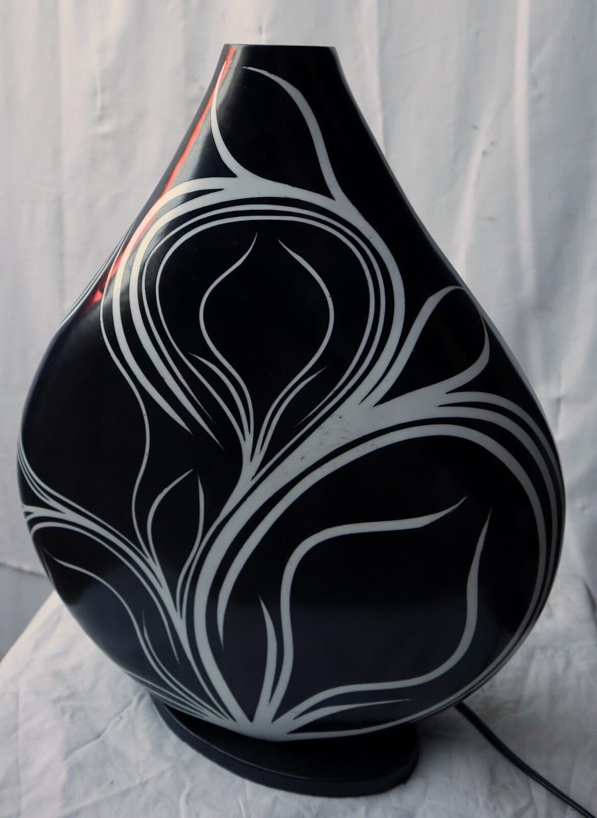 Lampada da tavolo abatjour  in resina a bottiglia dipinta a mano nera  interno bianco cm 35x10x44h - 4