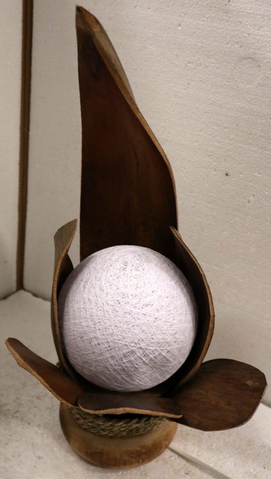 Lampada abatjour in foglie di cocco naturali palla di cotone a sfera bianca cm 24x20x50h loto - 6