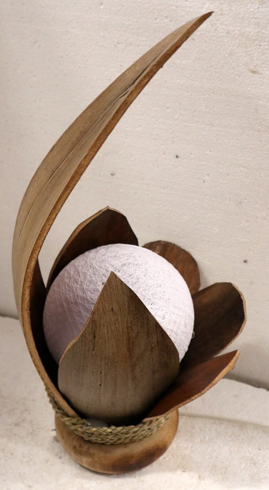 Lampada abatjour in foglie di cocco naturali palla di cotone a sfera bianca cm 24x20x50h loto - 8