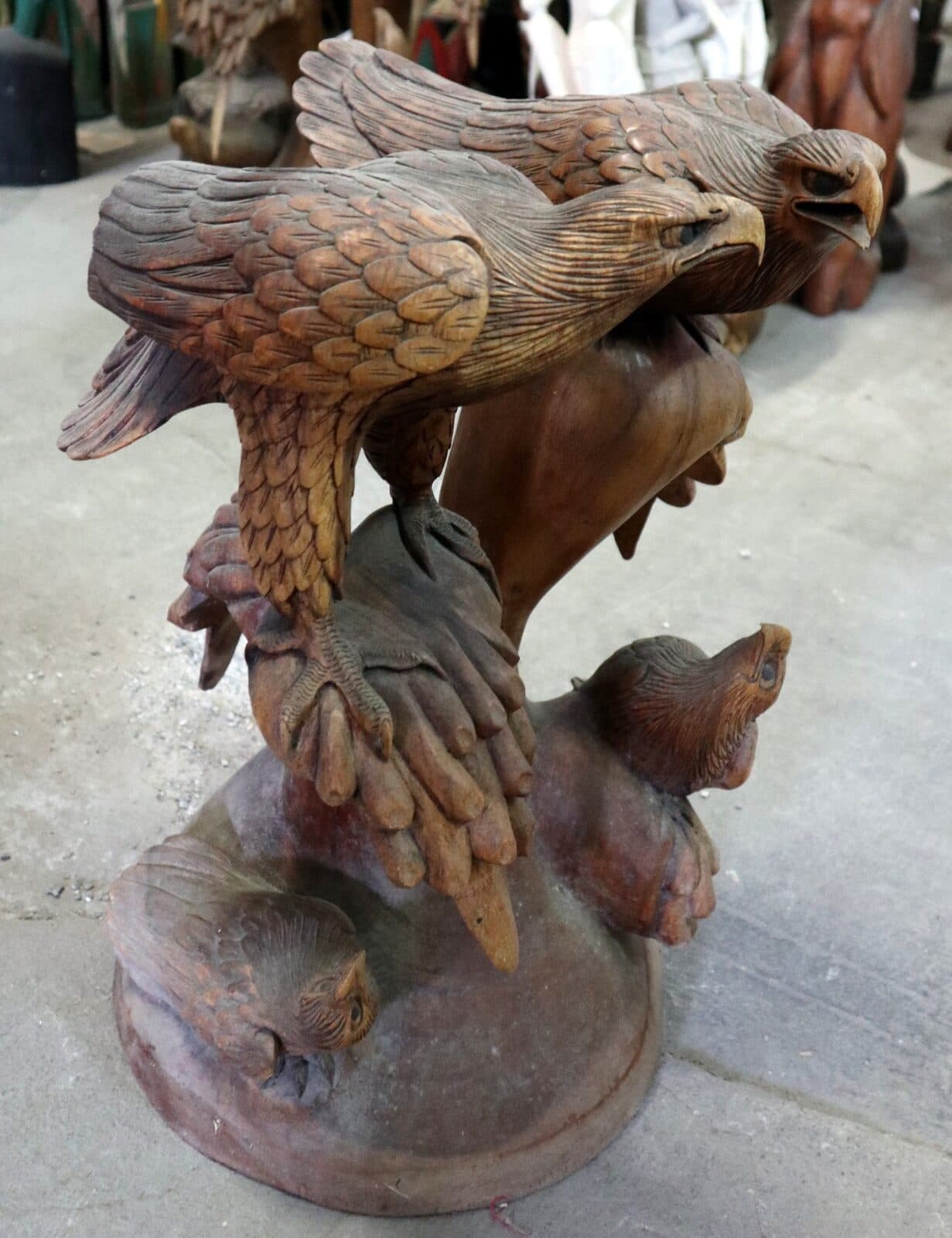 Tavolino Scultura in Teak con Aquile Intagliate – Fatto a Mano in Indonesia Ø60x58cm caffè fumo - 10