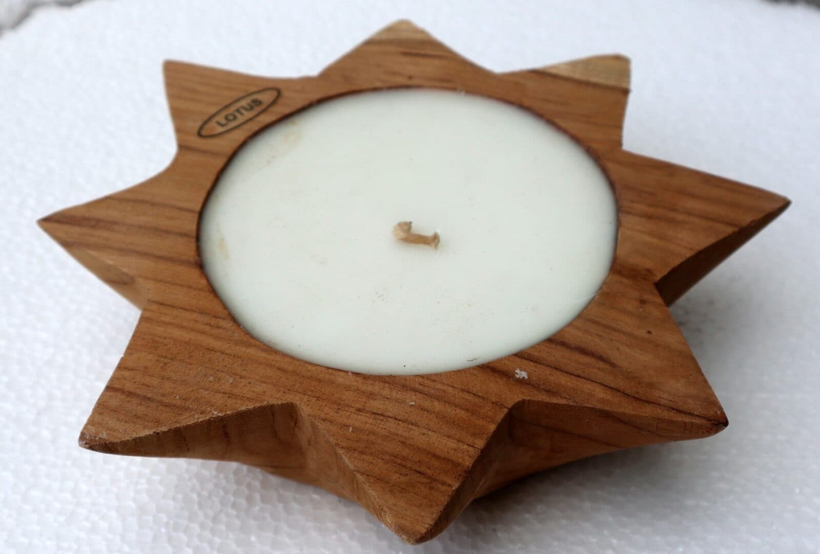 Candela profumata a forma di stella ai fiori di loto base in legno di teak - 2