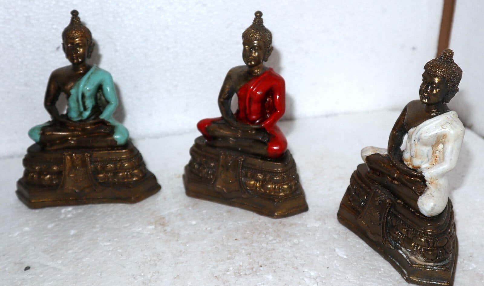 Buddha in resina disponibile nei colori bianco turchese e rosso cm 10x5x13h resina Indonesiano Ganega Shiva divinità Buddha - 2