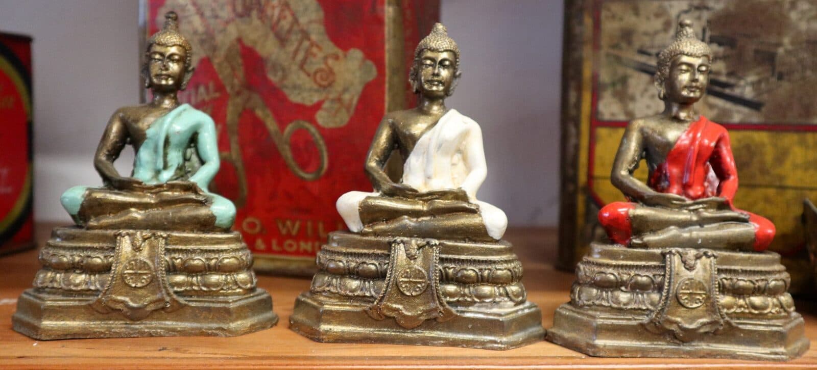 Buddha in resina disponibile nei colori bianco turchese e rosso cm 10x5x13h resina Indonesiano Ganega Shiva divinità Buddha - 10