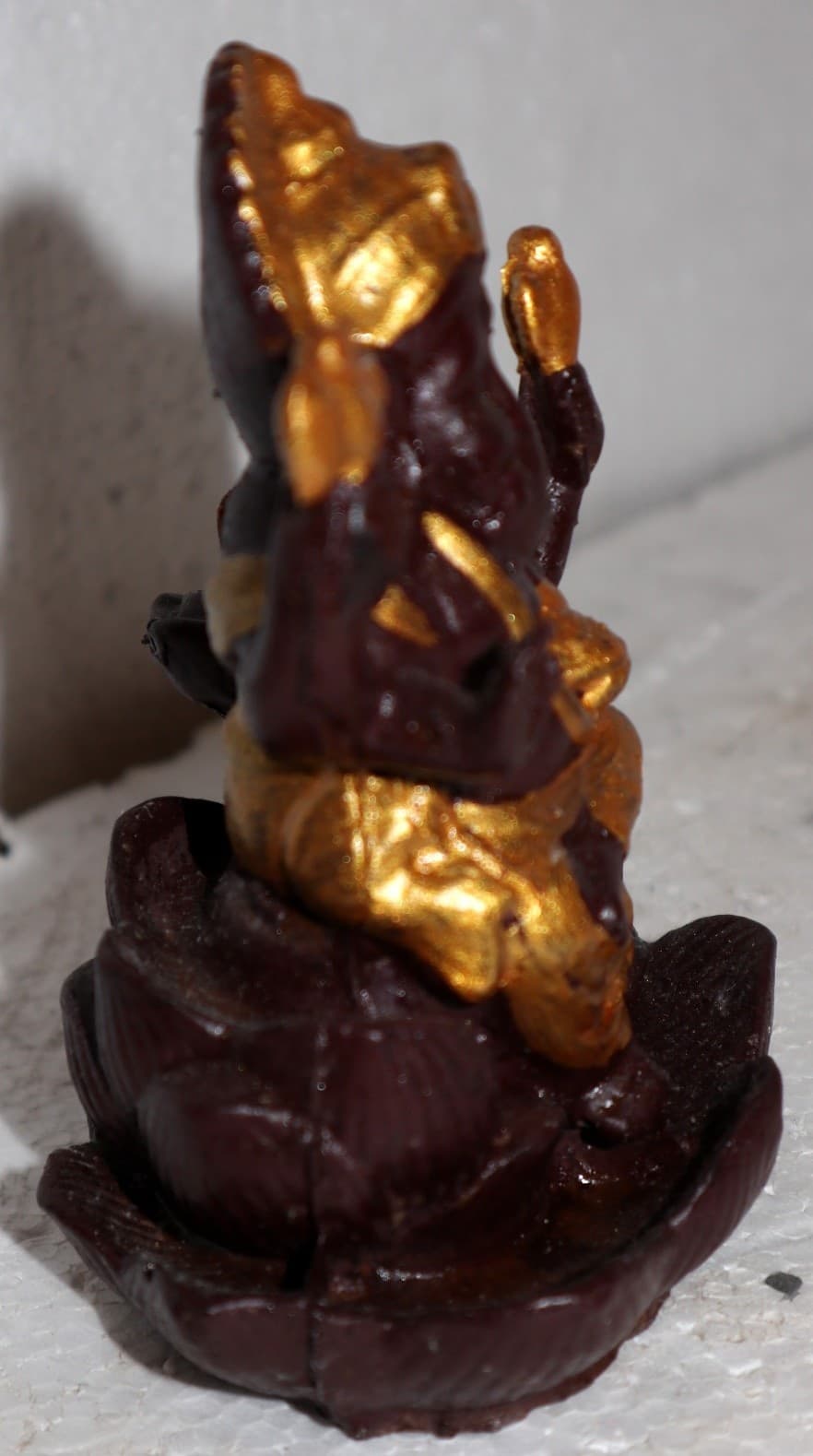 Fontana di fumo Ganesh divinità in resina marone ed oro realizzato a mano cm 10x13x10h - 4