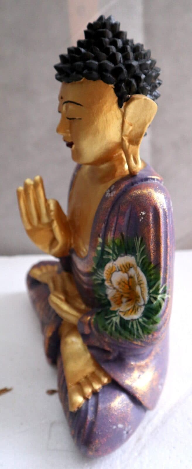 Buddha scultura il legno massello noce indiano o suar  cm 25x12x30h viola e oro con fiori statua - 5