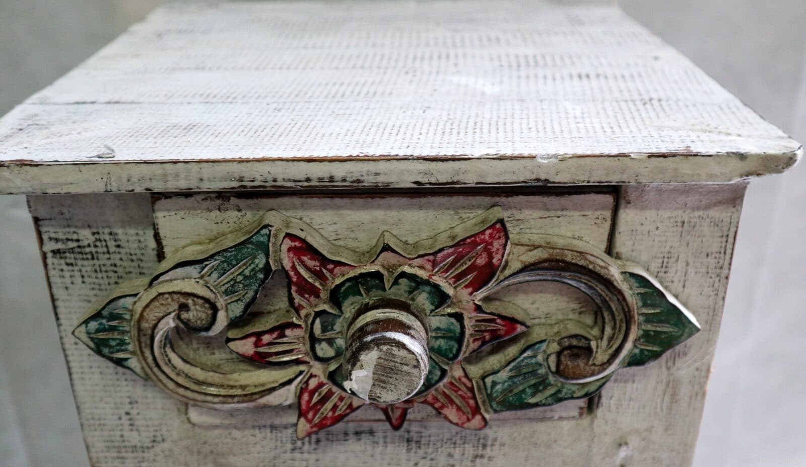 Alzata comodino in legno color bianco decapato  con cassetto cm 30x30x80h - 3