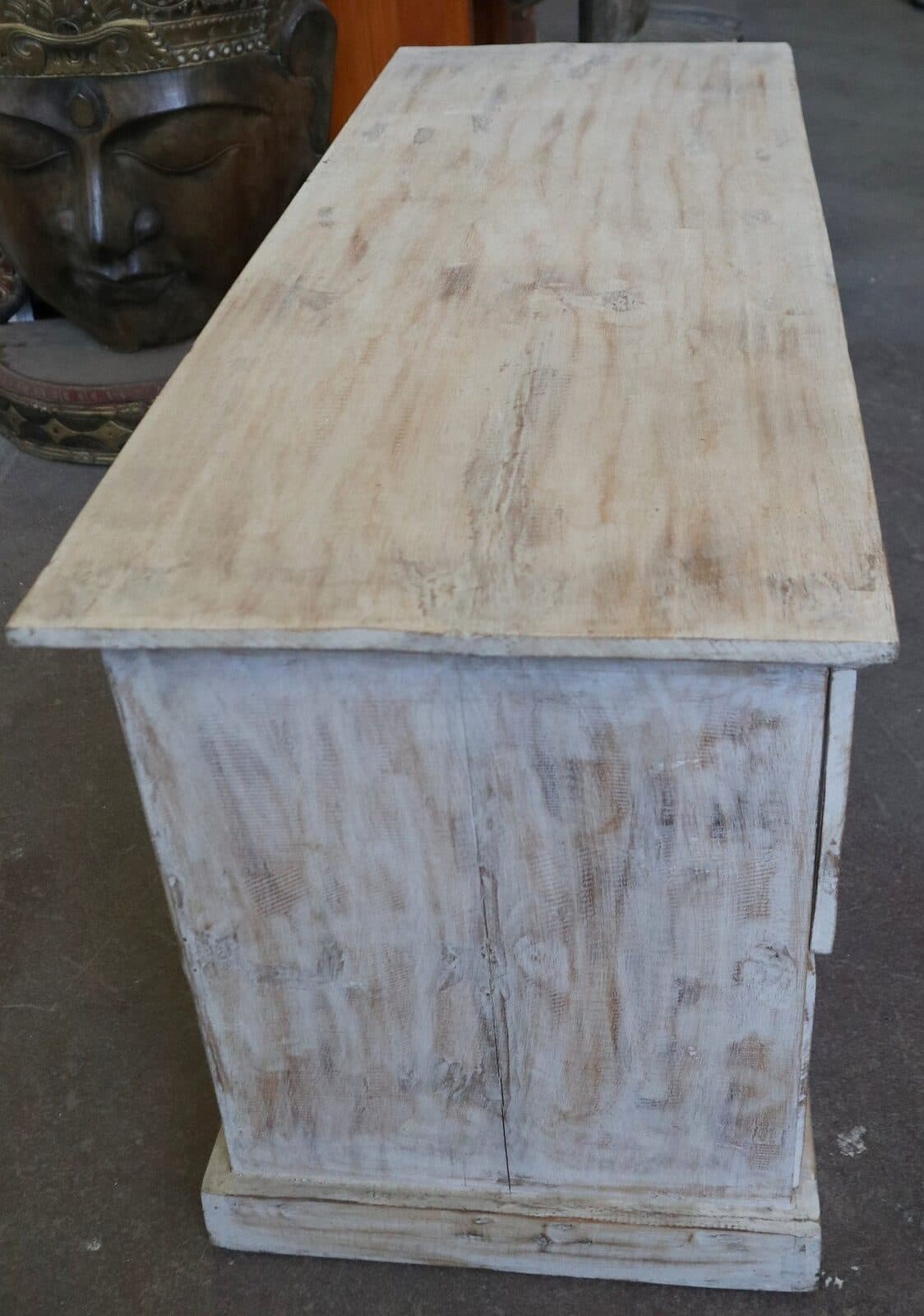 Mobile Porta TV in Legno di Albesia 100x40x50 cm – Finitura Decapata Chiara – Artigianato Indonesiano - 9