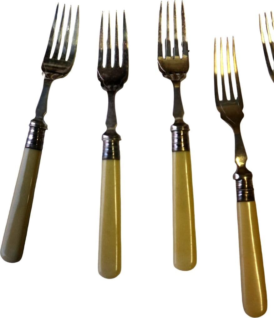 Servizio Posate da Pesce Inglesi Fine ‘800 – Inizio ‘900 – Manici Color Avorio, 6 Forchette e 6 Coltelli Cesellati – Set Antico - 7
