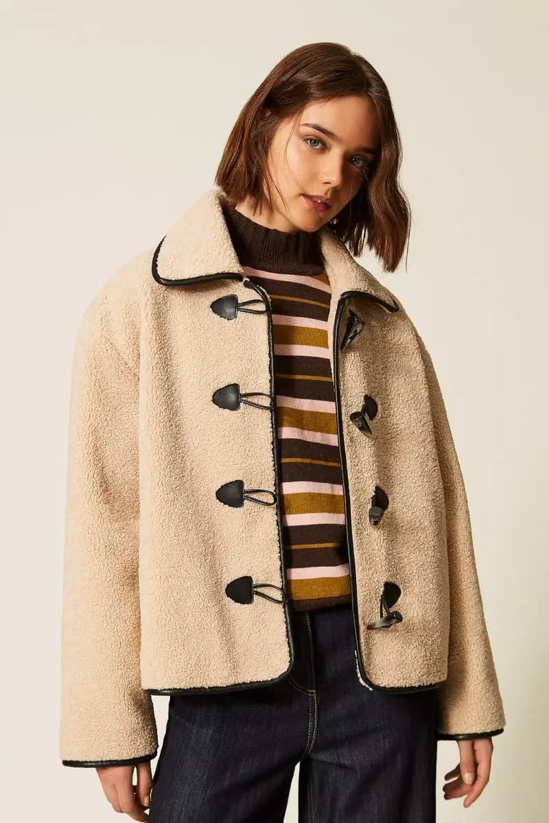 Caban in faux fur con alamari e dettagli effetto pelle | TWINSET - 3
