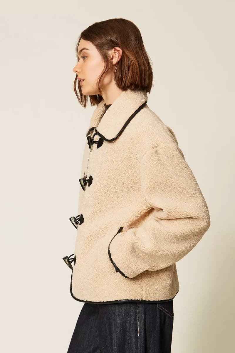 Caban in faux fur con alamari e dettagli effetto pelle | TWINSET - 5