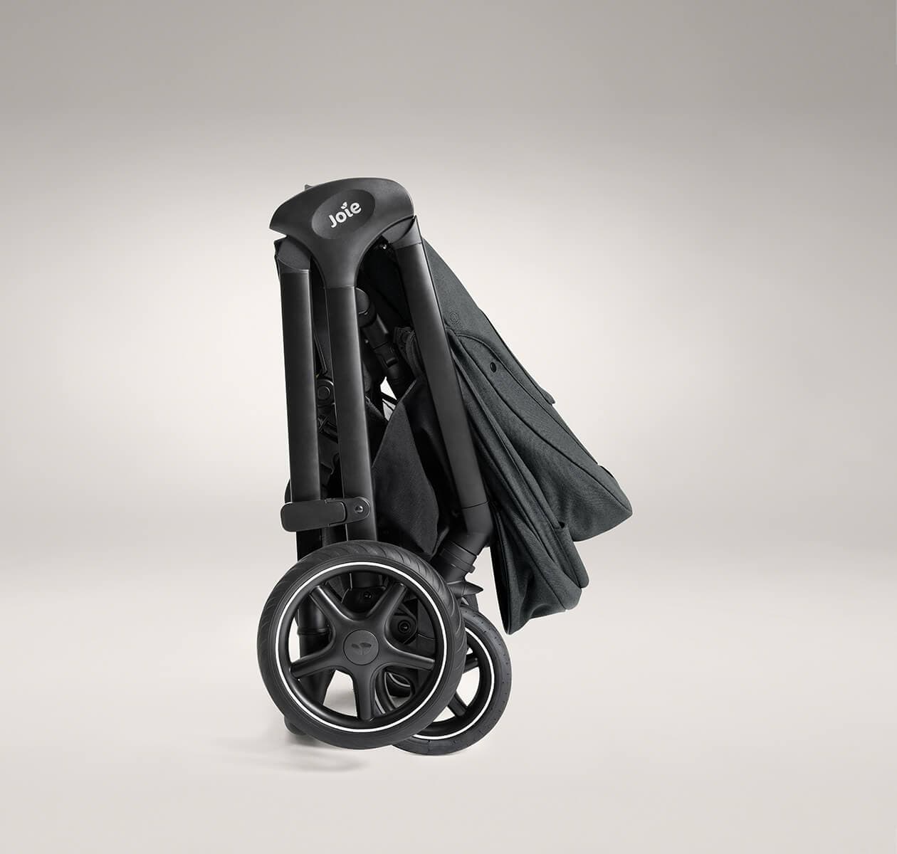 Passeggino Joie Signature Finiti con Parapioggia e Adattatori – Ebony