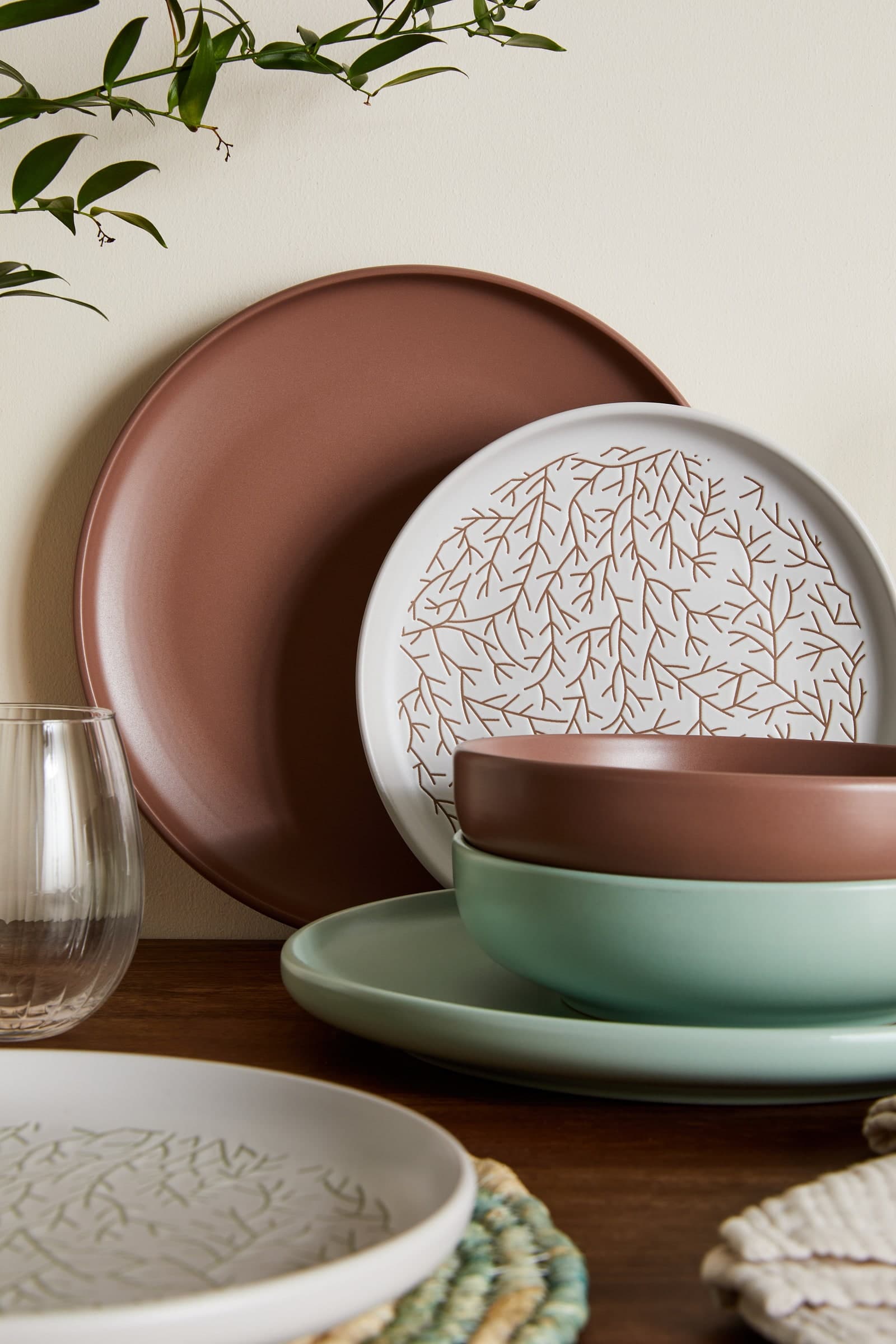 Servizio Piatti Blom 18 Pezzi in Stoneware Brown, Set Tavola in Gres Ceramico Marrone per 6 Persone, Design Moderno ed Elegante - 3