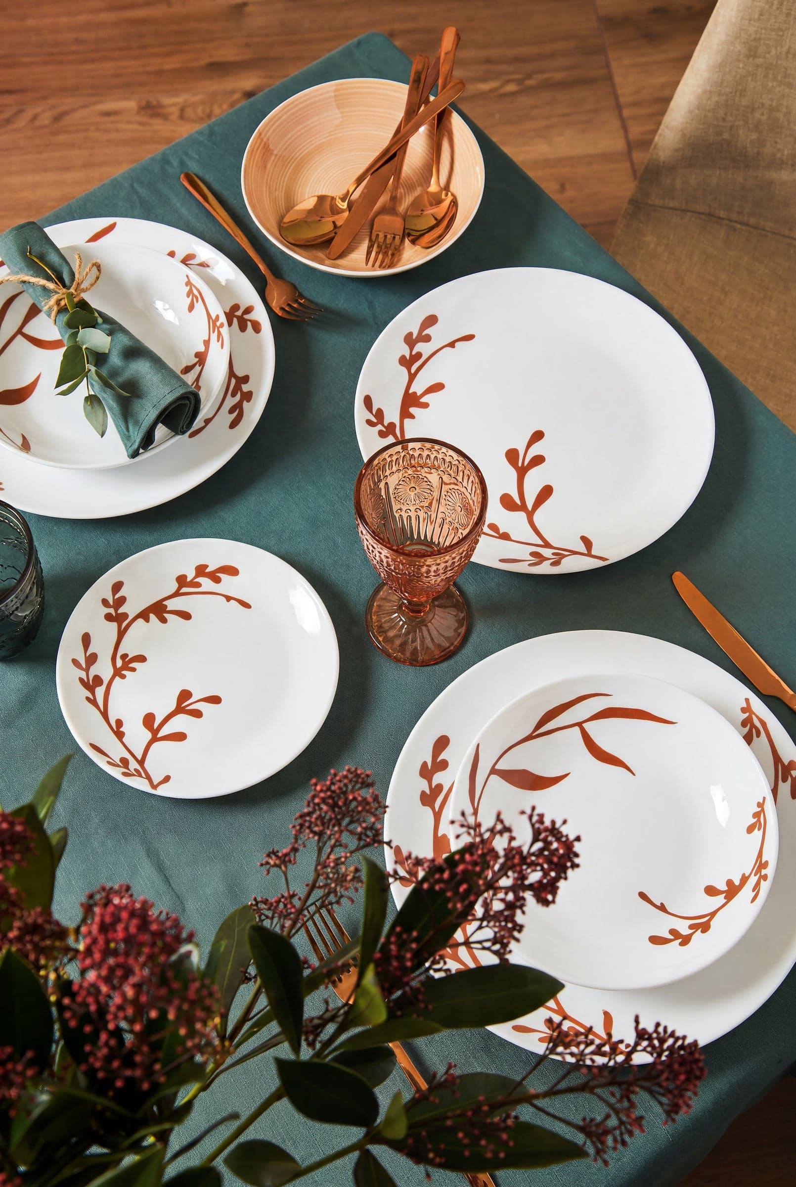 Servizio Piatti Dely Brown 18 Pezzi in Vetro Opale Bianco, Set Tavola per 6 Persone, Decorazioni Marroni, Design Moderno ed Elegante per Cucina e Sala da Pranzo - 2