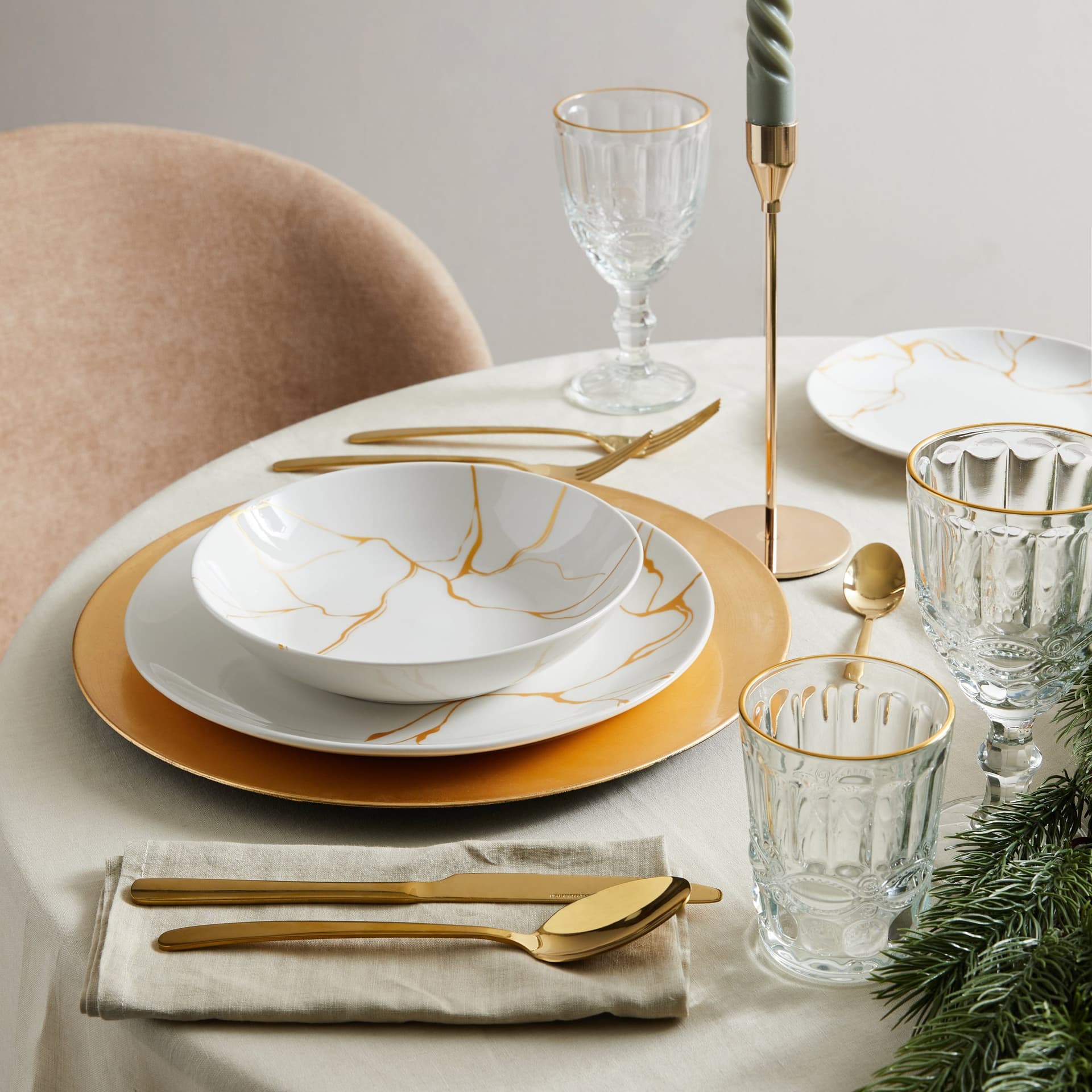 Servizio Piatti Filigrana 18 Pezzi in Porcellana Effetto Oro, Set Tavola per 6 Persone, Design Elegante e Raffinato per Cucina e Sala da Pranzo - 2