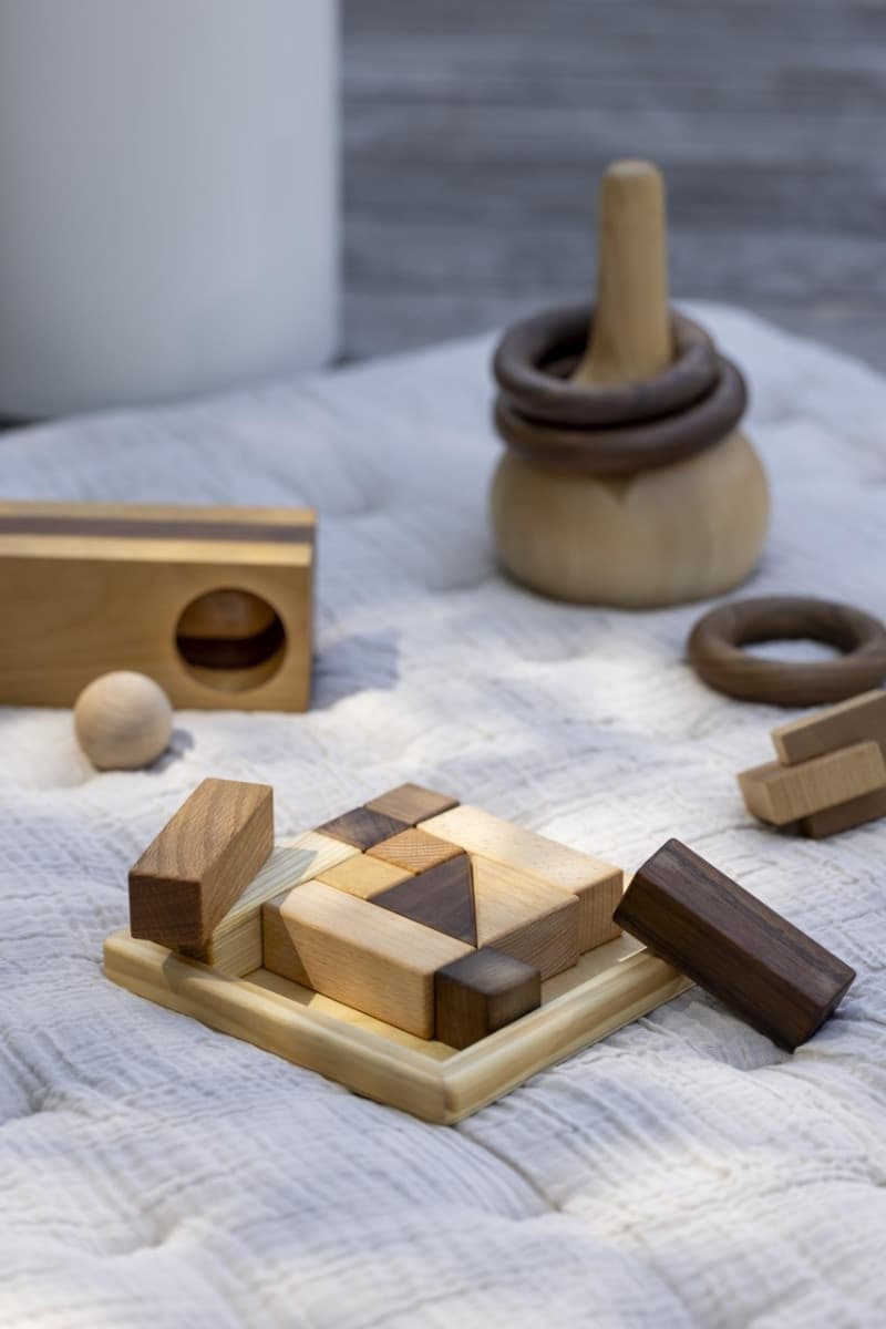 Anelli con Base Basculante Montessori Quax in Legno - 2