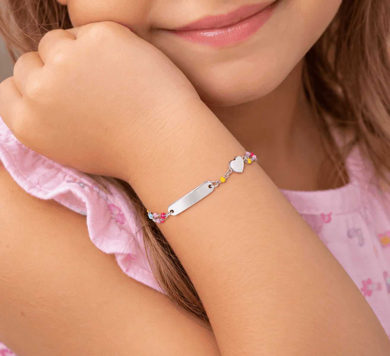 LUCA BARRA - BRACCIALE BAMBINA IN ACCIAIO CON PIASTRA, CUORE ED ELEMENTI MULTICOLOR - 2
