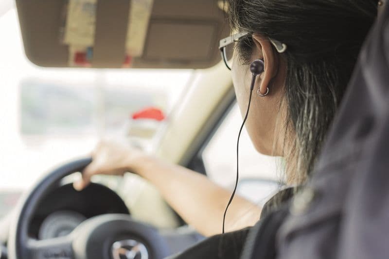 Grundig - Wired earphones - 4