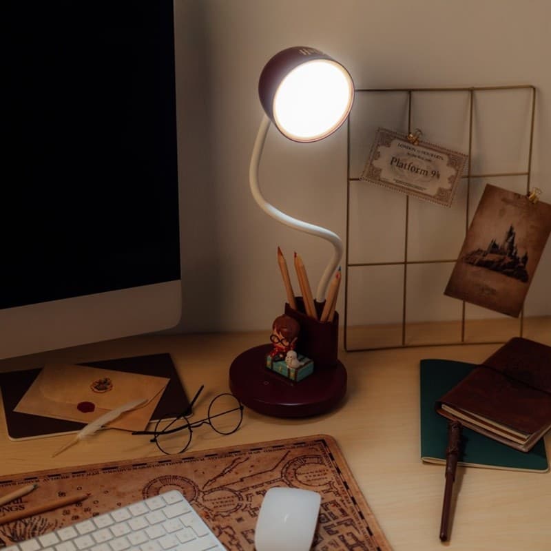 Harry Potter - Lampada da scrivania a LED flessibile per bambini con organizer, connessione wireless USB-C e regolazione della l - 2