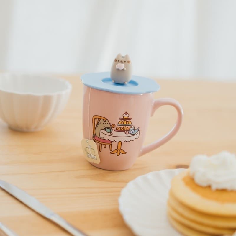 Pusheen - Tazza in ceramica con coperchio in silicone e figura 3D, 350 ml - 2