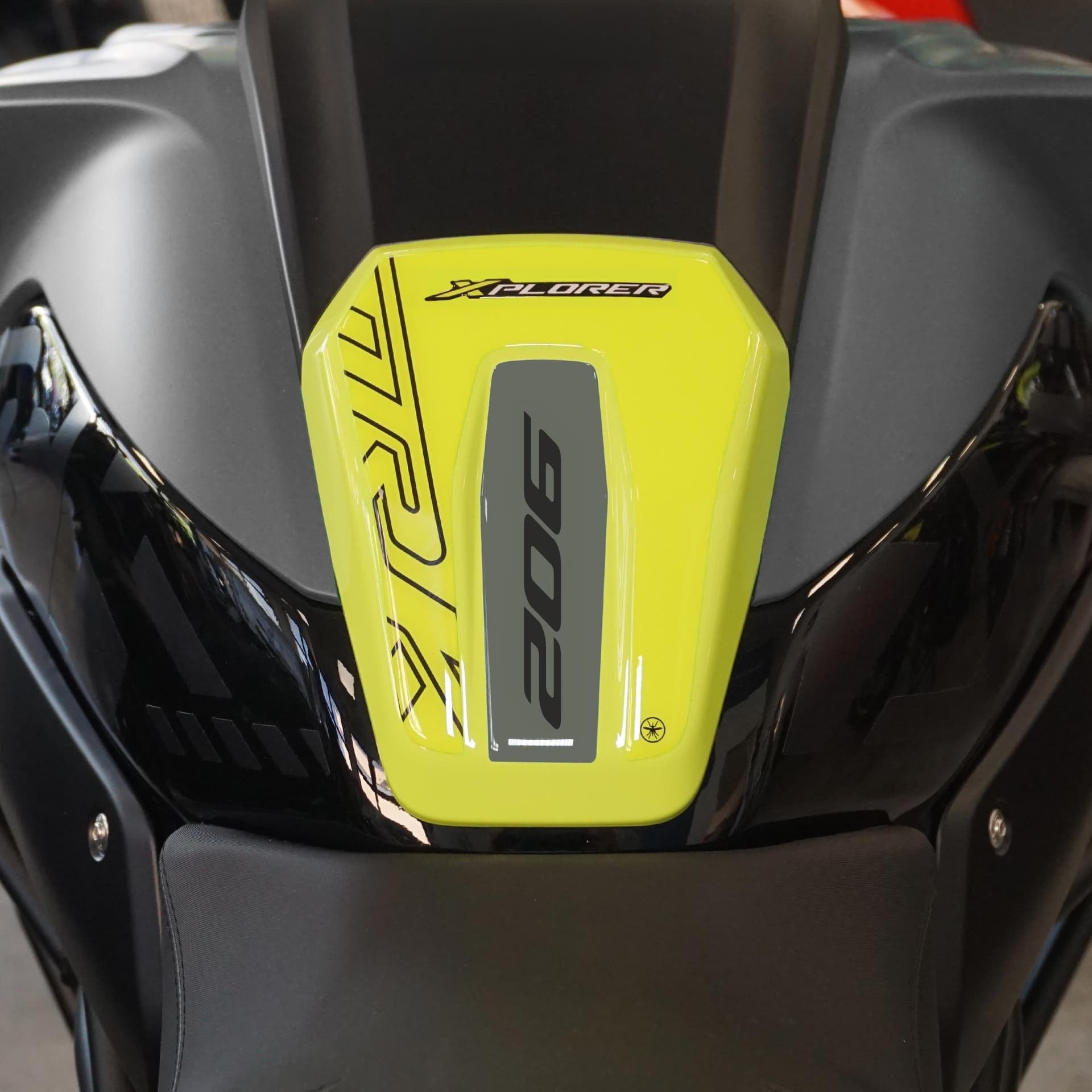 Adesivo Paraserbatoio moto compatibile con Benelli TRK 902 Xplorer 2026 - 7