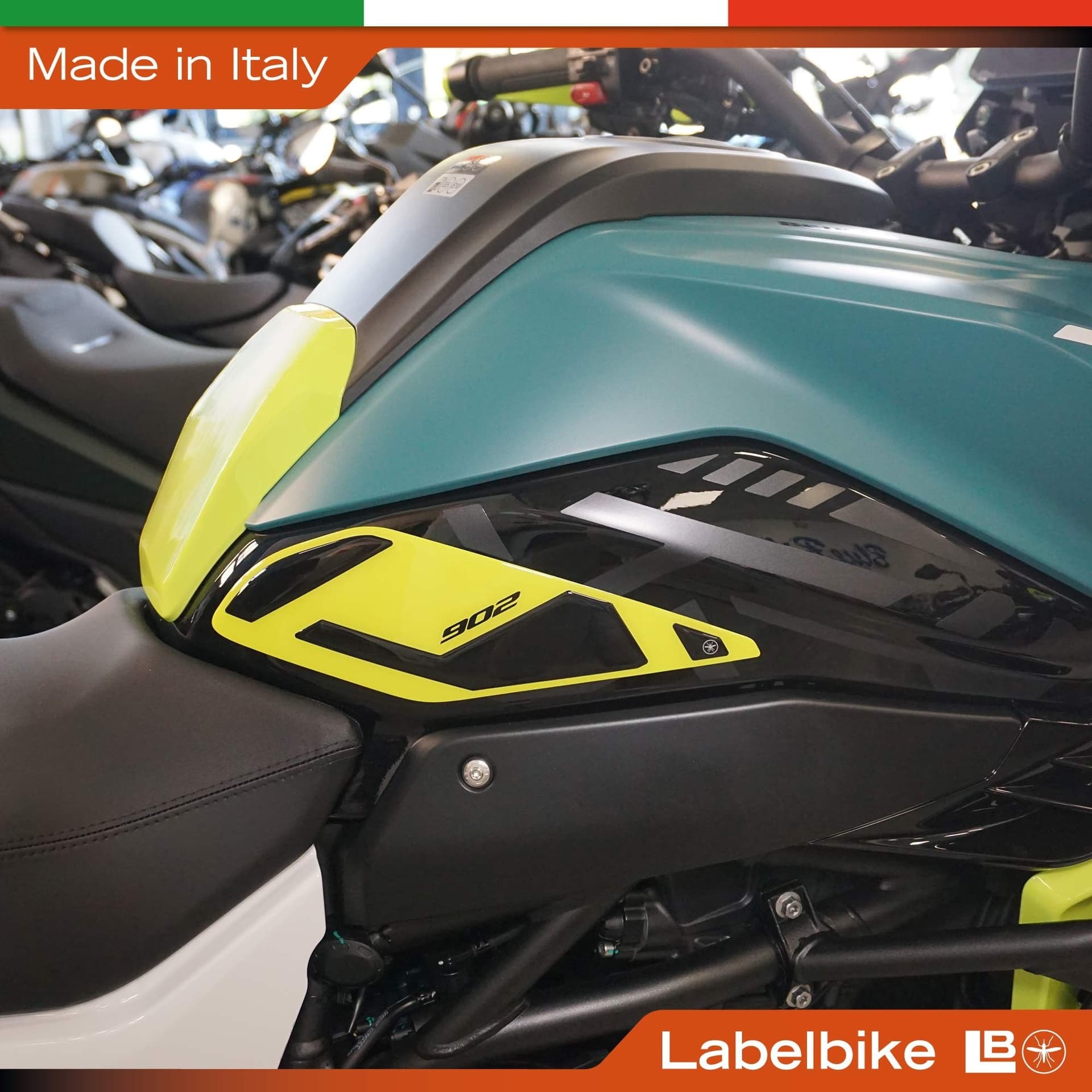 Adesivi 3D Laterali Serbatoio compatibile con Benelli TRK 902 Xplorer 2026 - 3