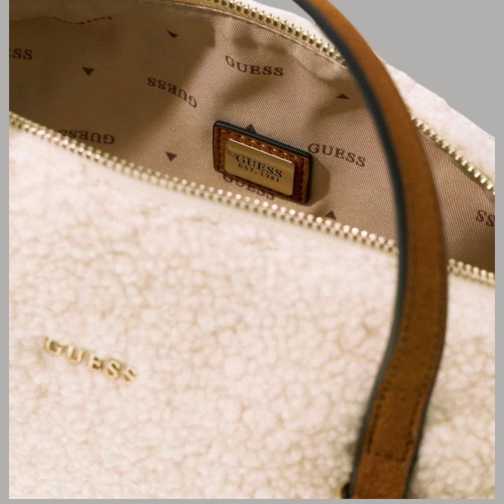 Mini borsa a tracolla Guess Taylor effetto teddy bianca - 5