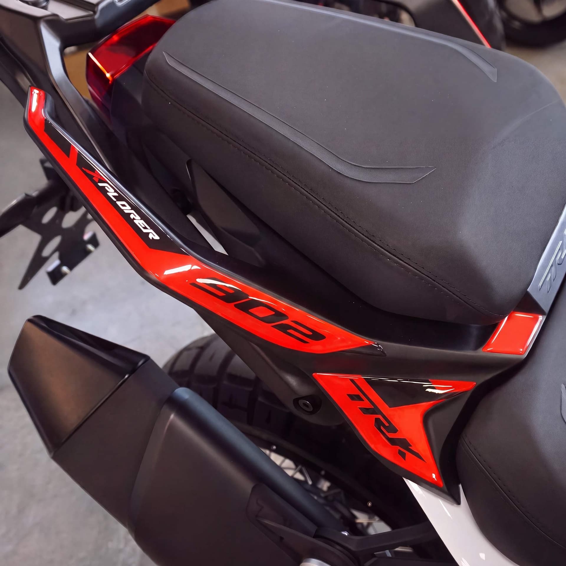 Adesivi 3D Maniglie moto compatibile con Benelli TRK 902 Xplorer 2026 - 7