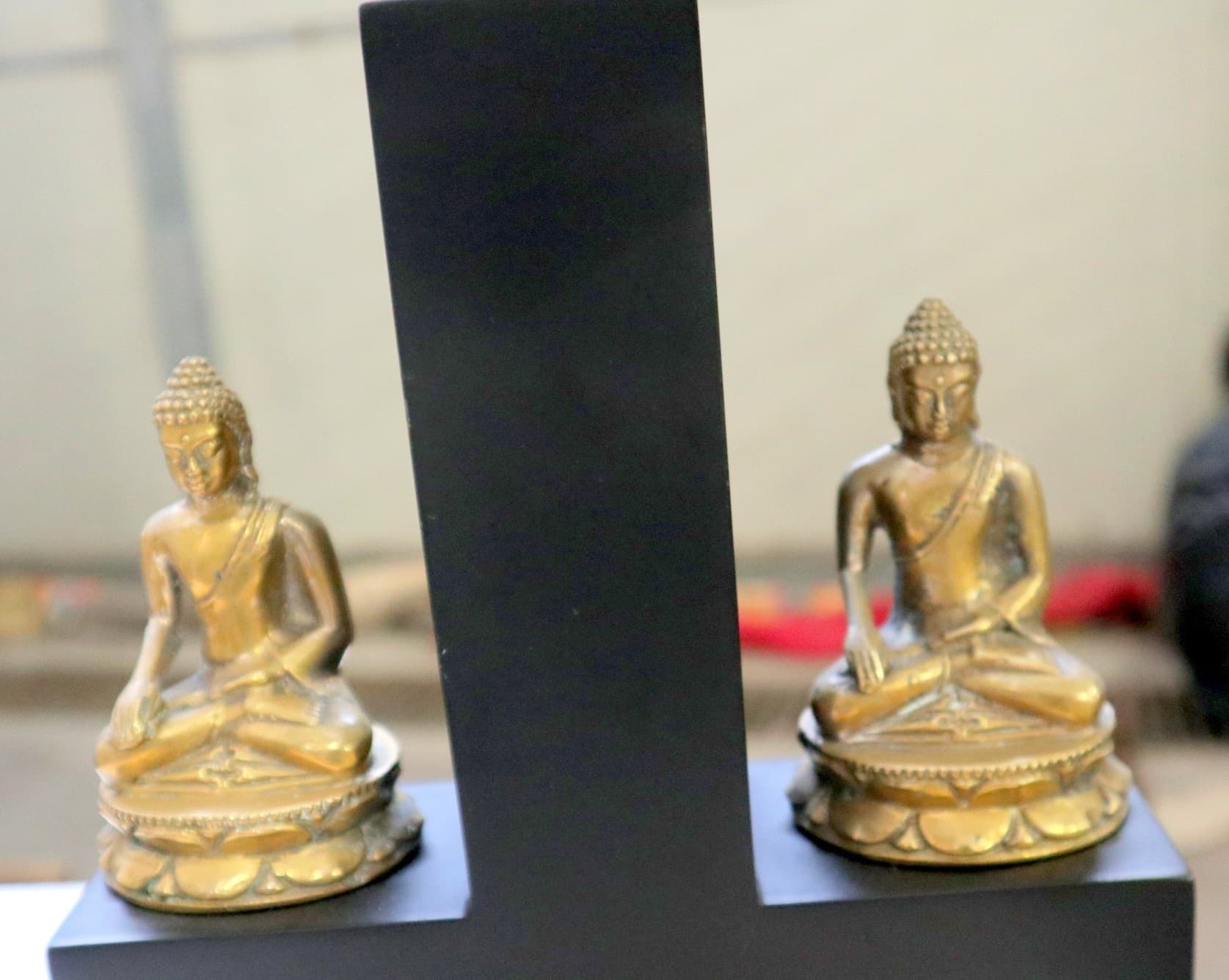 Lampada da tavolo etnica in legno con doppio Buddha in metallo – Indonesia - 9